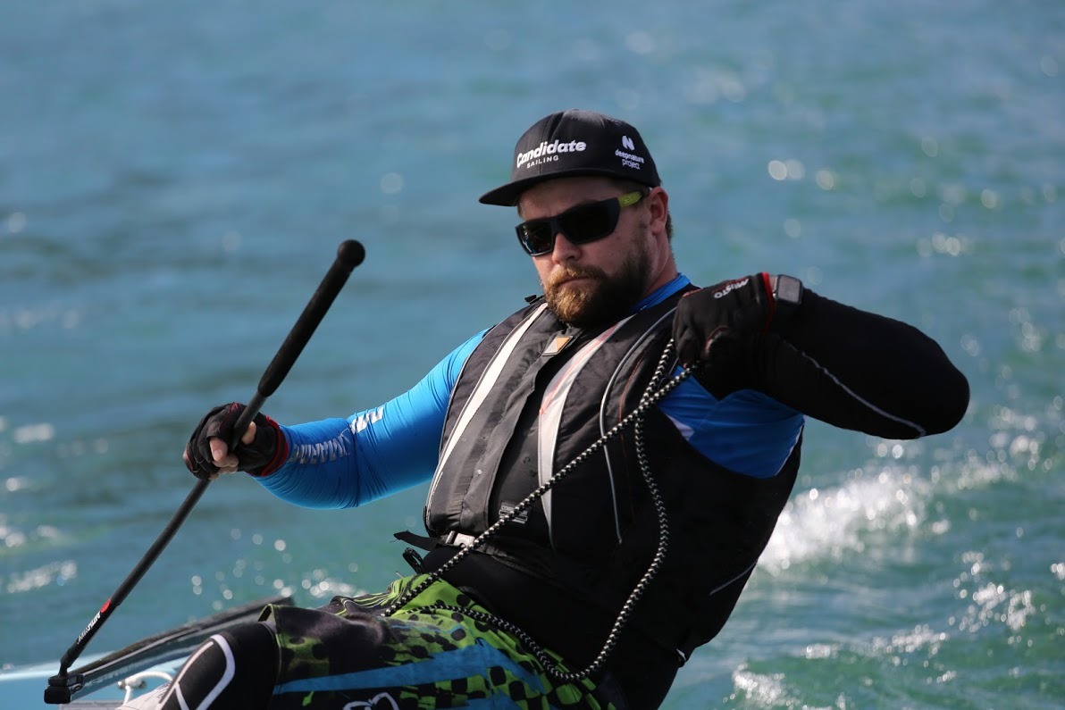 Clemens Holzapfel auf einem Boot